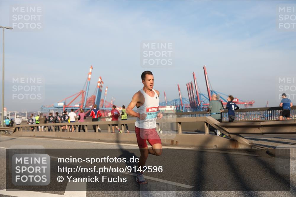 03.10.2025 - Köhlbrandbrückenlauf Yannick Fuchs http://msf.ph/oto/9142596 03.10.2025 08:29:07 Position 2 1013 meine-sportfotos.de