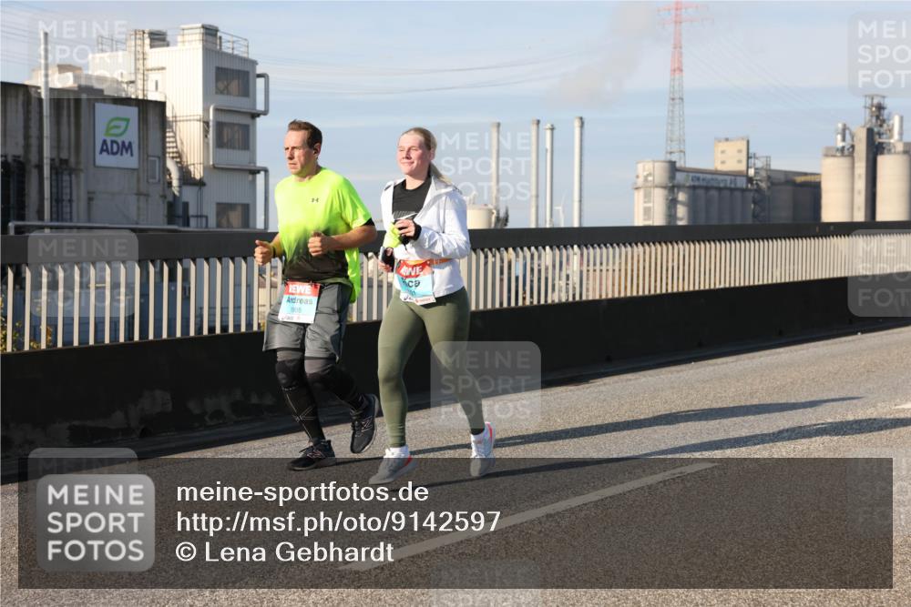 03.10.2025 - Köhlbrandbrückenlauf Lena Gebhardt http://msf.ph/oto/9142597 03.10.2025 10:00:25 Position 2 1995 meine-sportfotos.de