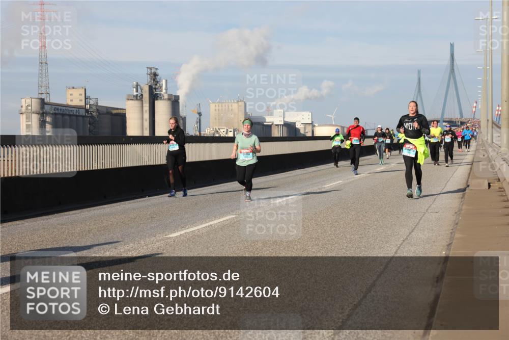 03.10.2025 - Köhlbrandbrückenlauf Lena Gebhardt http://msf.ph/oto/9142604 03.10.2025 10:00:25 Position 2  meine-sportfotos.de