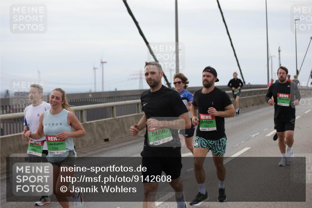 03.10.2025 - Köhlbrandbrückenlauf Jannik Wohlers http://msf.ph/oto/9142608 03.10.2025 15:43:48 Position 1 7400, 7056, 7811, 7451, 8966 meine-sportfotos.de