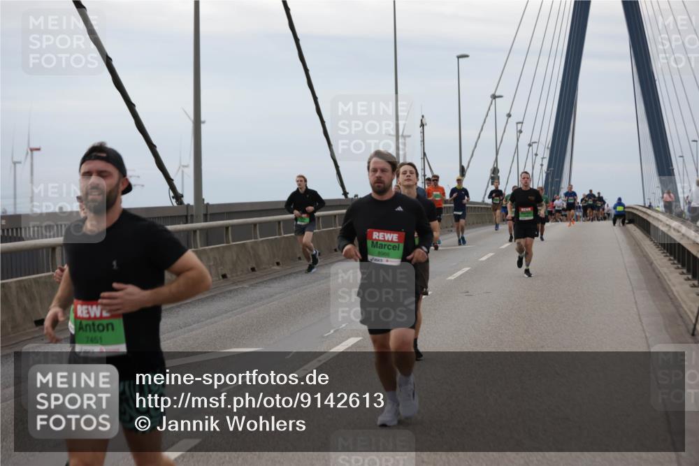 03.10.2025 - Köhlbrandbrückenlauf Jannik Wohlers http://msf.ph/oto/9142613 03.10.2025 15:43:48 Position 1 7451, 8966 meine-sportfotos.de