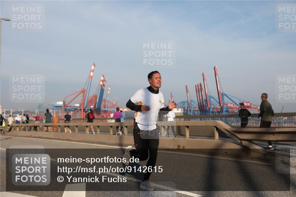 03.10.2025 - Köhlbrandbrückenlauf Yannick Fuchs http://msf.ph/oto/9142615 03.10.2025 08:29:26 Position 2  meine-sportfotos.de