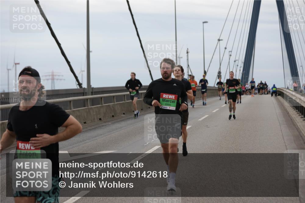 03.10.2025 - Köhlbrandbrückenlauf Jannik Wohlers http://msf.ph/oto/9142618 03.10.2025 15:43:49 Position 1 7451, 8966 meine-sportfotos.de