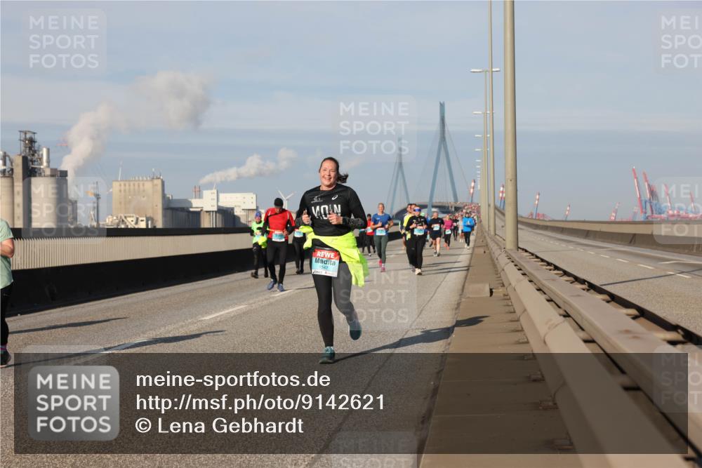 03.10.2025 - Köhlbrandbrückenlauf Lena Gebhardt http://msf.ph/oto/9142621 03.10.2025 10:00:27 Position 2 1547 meine-sportfotos.de