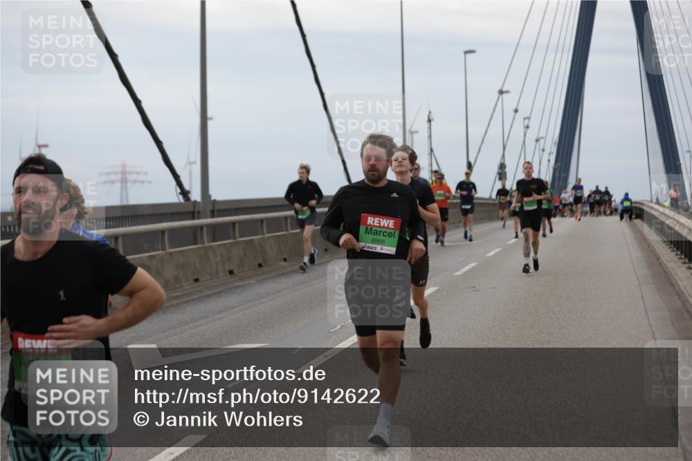 03.10.2025 - Köhlbrandbrückenlauf Jannik Wohlers http://msf.ph/oto/9142622 03.10.2025 15:43:49 Position 1 7451, 8966 meine-sportfotos.de