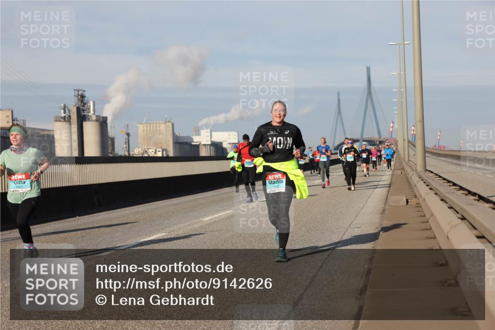 03.10.2025 - Köhlbrandbrückenlauf Lena Gebhardt http://msf.ph/oto/9142626 03.10.2025 10:00:28 Position 2 1607, 1547 meine-sportfotos.de