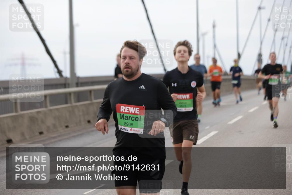 03.10.2025 - Köhlbrandbrückenlauf Jannik Wohlers http://msf.ph/oto/9142631 03.10.2025 15:43:49 Position 1 8966, 9678, 21 meine-sportfotos.de