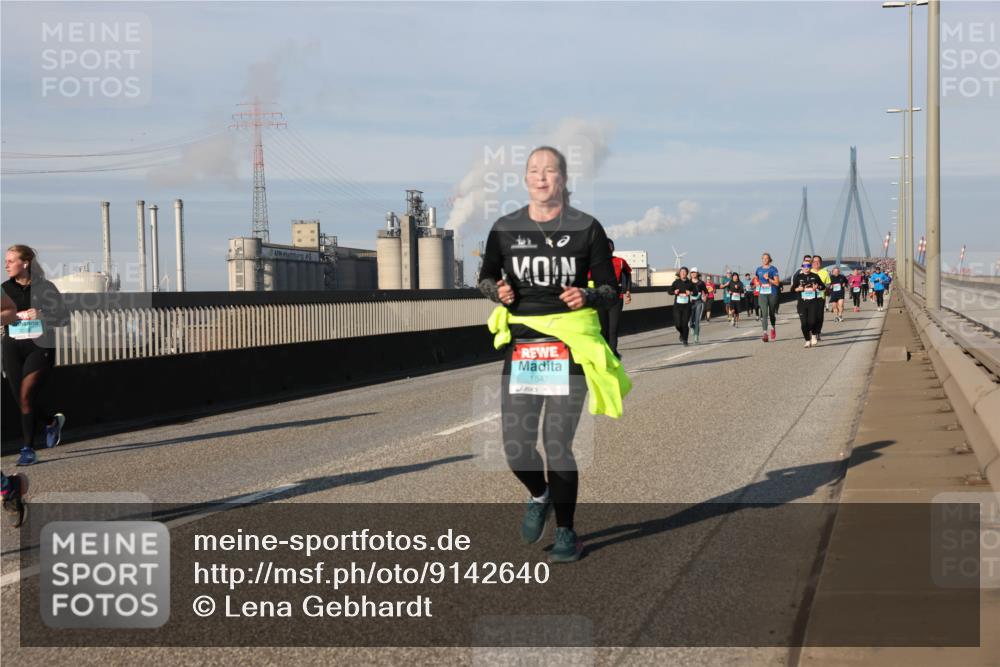 03.10.2025 - Köhlbrandbrückenlauf Lena Gebhardt http://msf.ph/oto/9142640 03.10.2025 10:00:29 Position 2 1547 meine-sportfotos.de