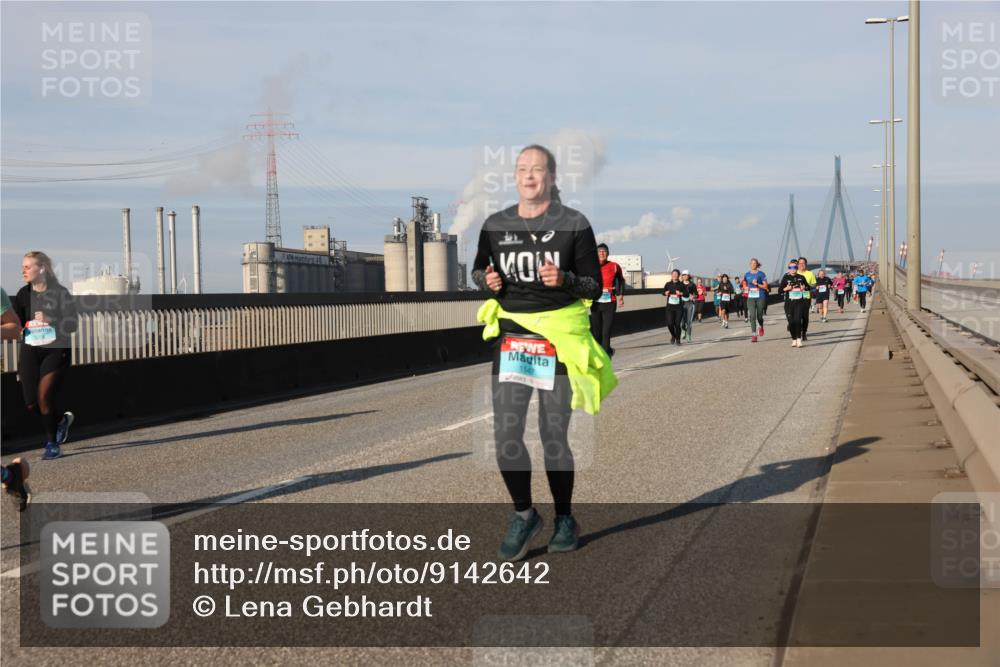 03.10.2025 - Köhlbrandbrückenlauf Lena Gebhardt http://msf.ph/oto/9142642 03.10.2025 10:00:29 Position 2 1547 meine-sportfotos.de