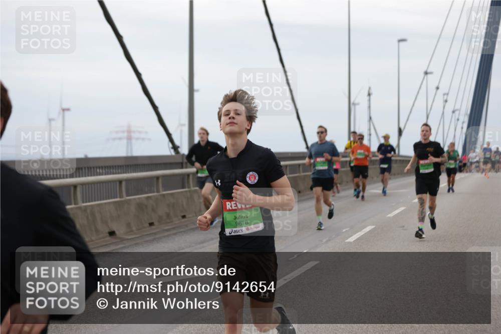 03.10.2025 - Köhlbrandbrückenlauf Jannik Wohlers http://msf.ph/oto/9142654 03.10.2025 15:43:50 Position 1 9678 meine-sportfotos.de