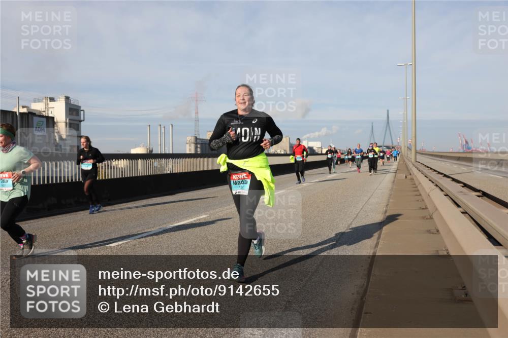 03.10.2025 - Köhlbrandbrückenlauf Lena Gebhardt http://msf.ph/oto/9142655 03.10.2025 10:00:30 Position 2 1607, 15 meine-sportfotos.de