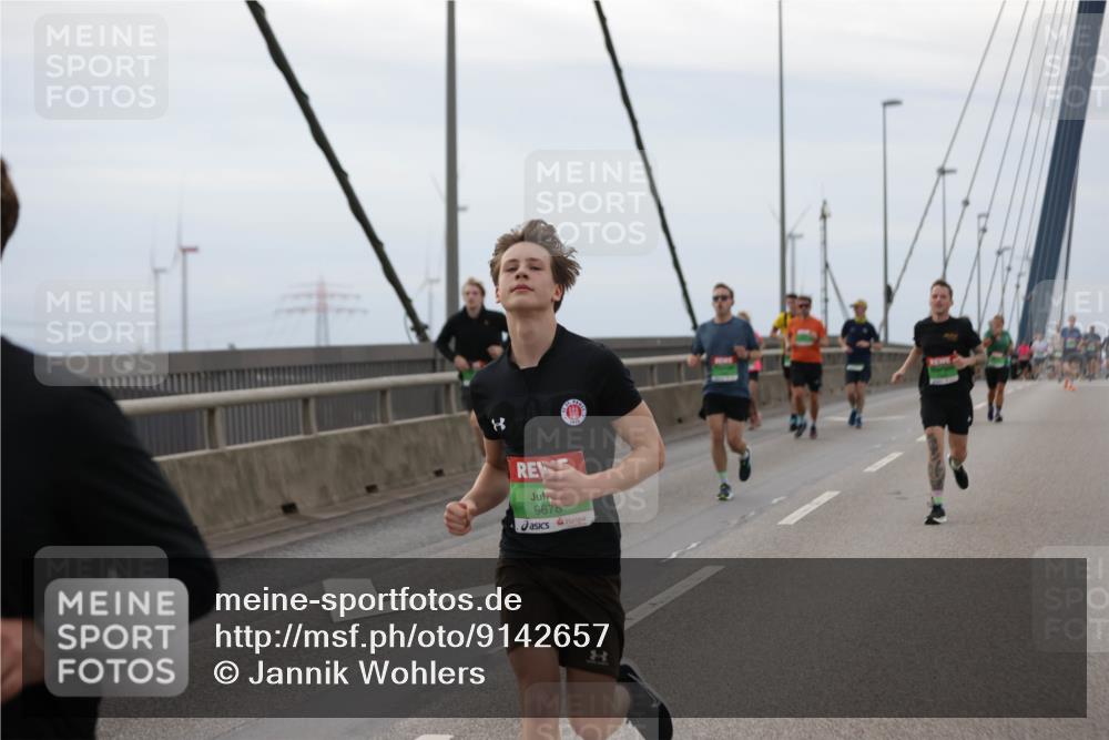 03.10.2025 - Köhlbrandbrückenlauf Jannik Wohlers http://msf.ph/oto/9142657 03.10.2025 15:43:50 Position 1 9678 meine-sportfotos.de