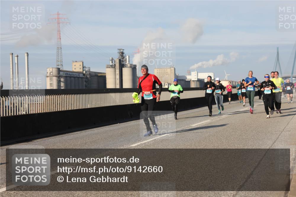 03.10.2025 - Köhlbrandbrückenlauf Lena Gebhardt http://msf.ph/oto/9142660 03.10.2025 10:00:31 Position 2  meine-sportfotos.de