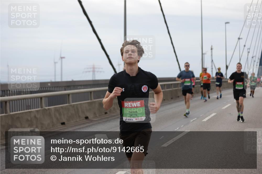 03.10.2025 - Köhlbrandbrückenlauf Jannik Wohlers http://msf.ph/oto/9142665 03.10.2025 15:43:50 Position 1 9678 meine-sportfotos.de