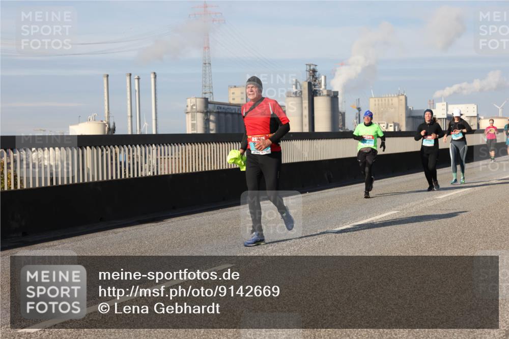 03.10.2025 - Köhlbrandbrückenlauf Lena Gebhardt http://msf.ph/oto/9142669 03.10.2025 10:00:33 Position 2  meine-sportfotos.de