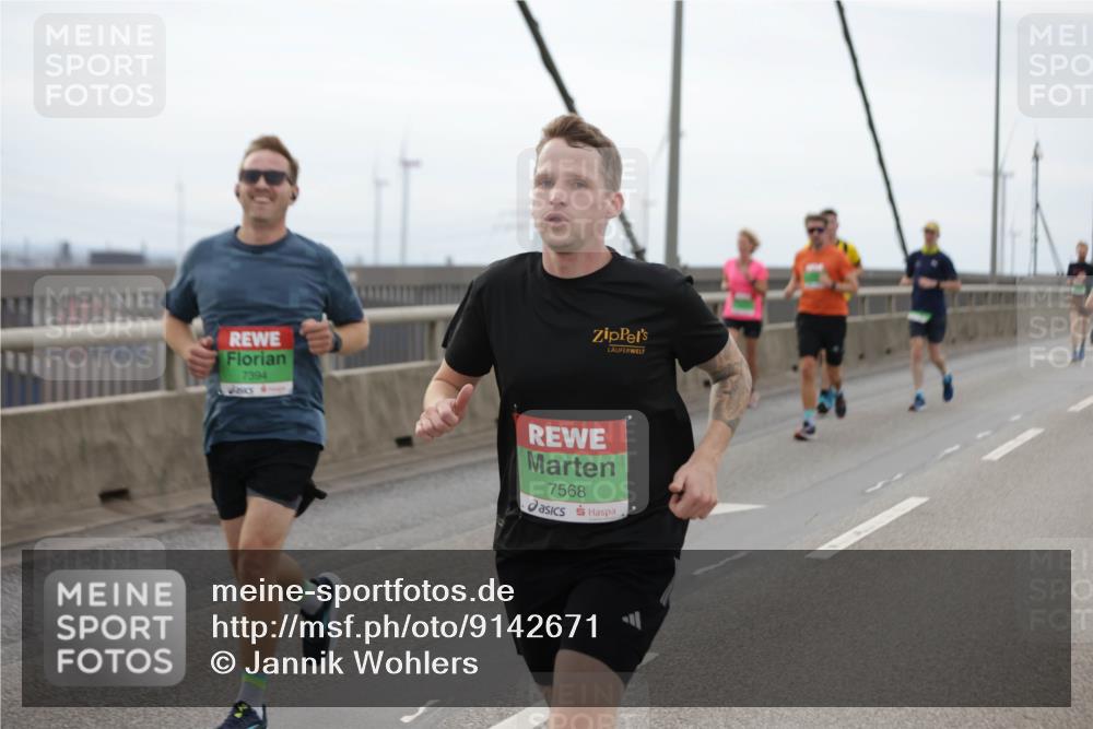 03.10.2025 - Köhlbrandbrückenlauf Jannik Wohlers http://msf.ph/oto/9142671 03.10.2025 15:43:54 Position 1 7394, 7568 meine-sportfotos.de