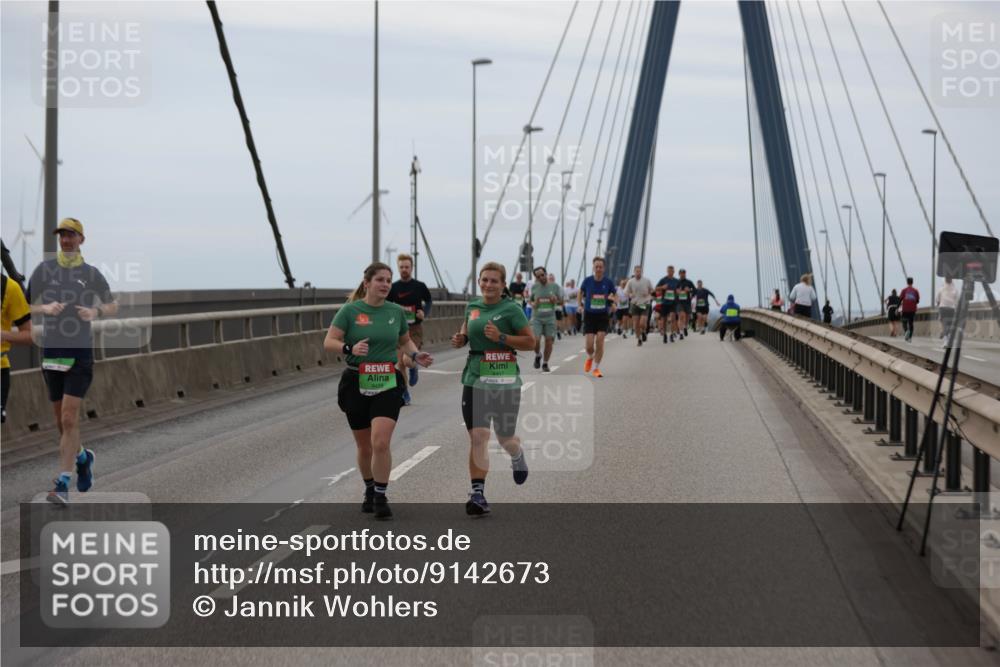 03.10.2025 - Köhlbrandbrückenlauf Jannik Wohlers http://msf.ph/oto/9142673 03.10.2025 15:43:57 Position 1 9457, 9456 meine-sportfotos.de