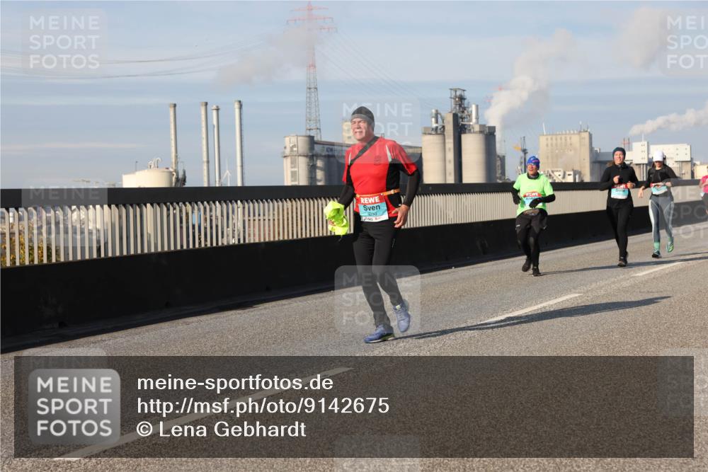 03.10.2025 - Köhlbrandbrückenlauf Lena Gebhardt http://msf.ph/oto/9142675 03.10.2025 10:00:33 Position 2 3030 meine-sportfotos.de