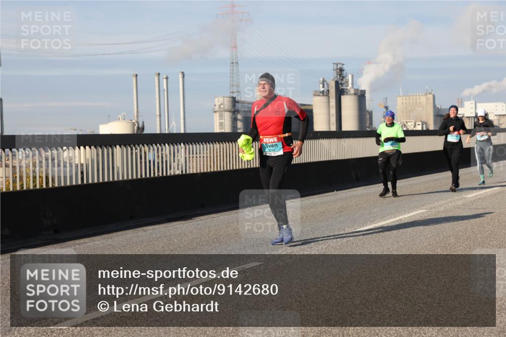 03.10.2025 - Köhlbrandbrückenlauf Lena Gebhardt http://msf.ph/oto/9142680 03.10.2025 10:00:33 Position 2  meine-sportfotos.de