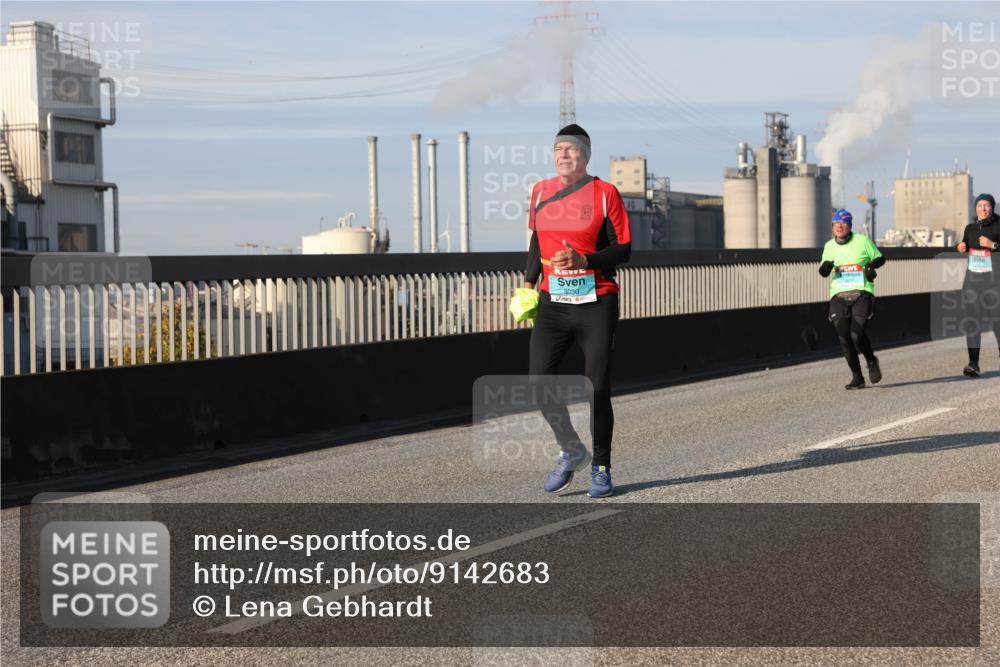 03.10.2025 - Köhlbrandbrückenlauf Lena Gebhardt http://msf.ph/oto/9142683 03.10.2025 10:00:33 Position 2 3030 meine-sportfotos.de