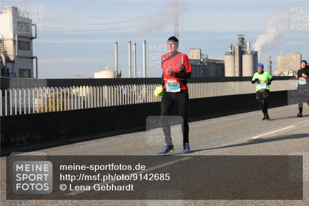 03.10.2025 - Köhlbrandbrückenlauf Lena Gebhardt http://msf.ph/oto/9142685 03.10.2025 10:00:33 Position 2 3030 meine-sportfotos.de