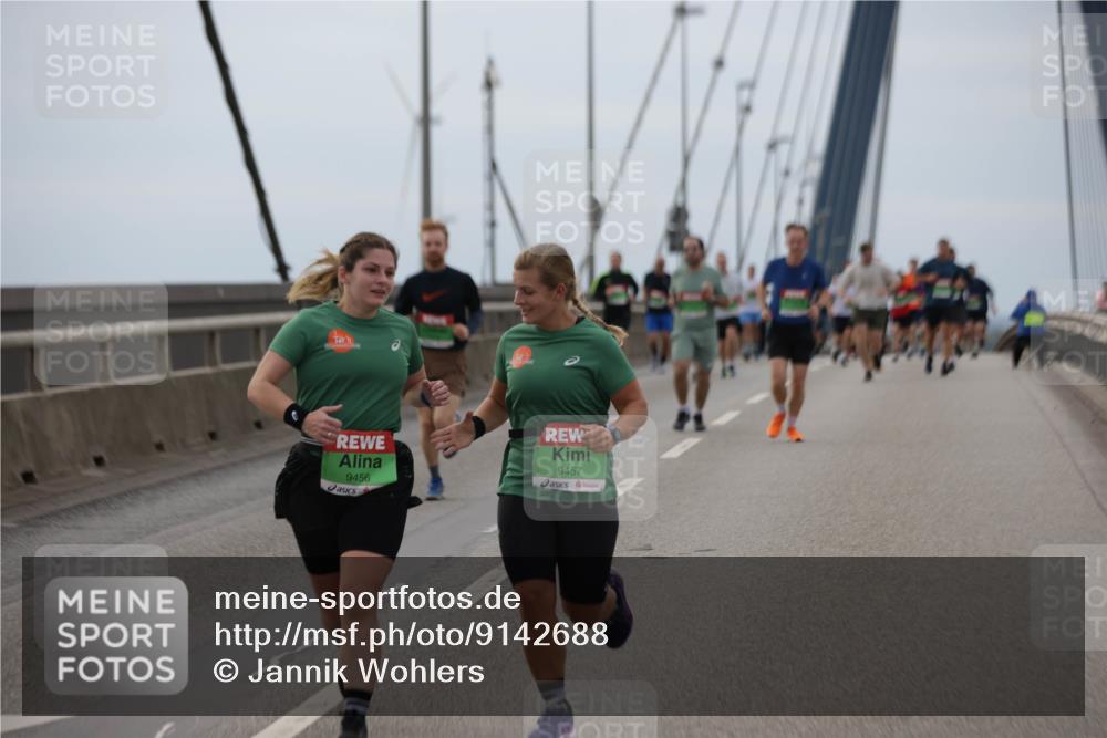 03.10.2025 - Köhlbrandbrückenlauf Jannik Wohlers http://msf.ph/oto/9142688 03.10.2025 15:43:57 Position 1 9456, 9457 meine-sportfotos.de