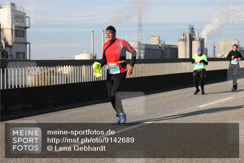 03.10.2025 - Köhlbrandbrückenlauf Lena Gebhardt http://msf.ph/oto/9142689 03.10.2025 10:00:33 Position 2 3030 meine-sportfotos.de