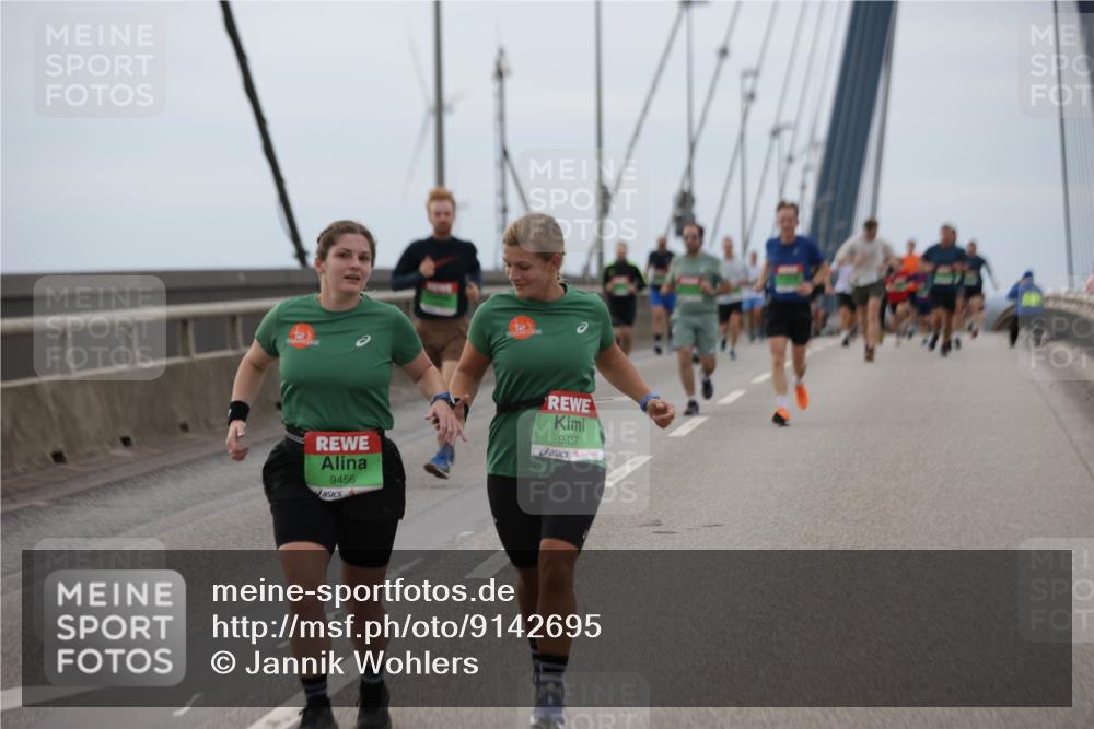 03.10.2025 - Köhlbrandbrückenlauf Jannik Wohlers http://msf.ph/oto/9142695 03.10.2025 15:43:57 Position 1 9456, 9457 meine-sportfotos.de