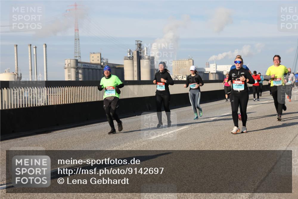 03.10.2025 - Köhlbrandbrückenlauf Lena Gebhardt http://msf.ph/oto/9142697 03.10.2025 10:00:34 Position 2 2674 meine-sportfotos.de