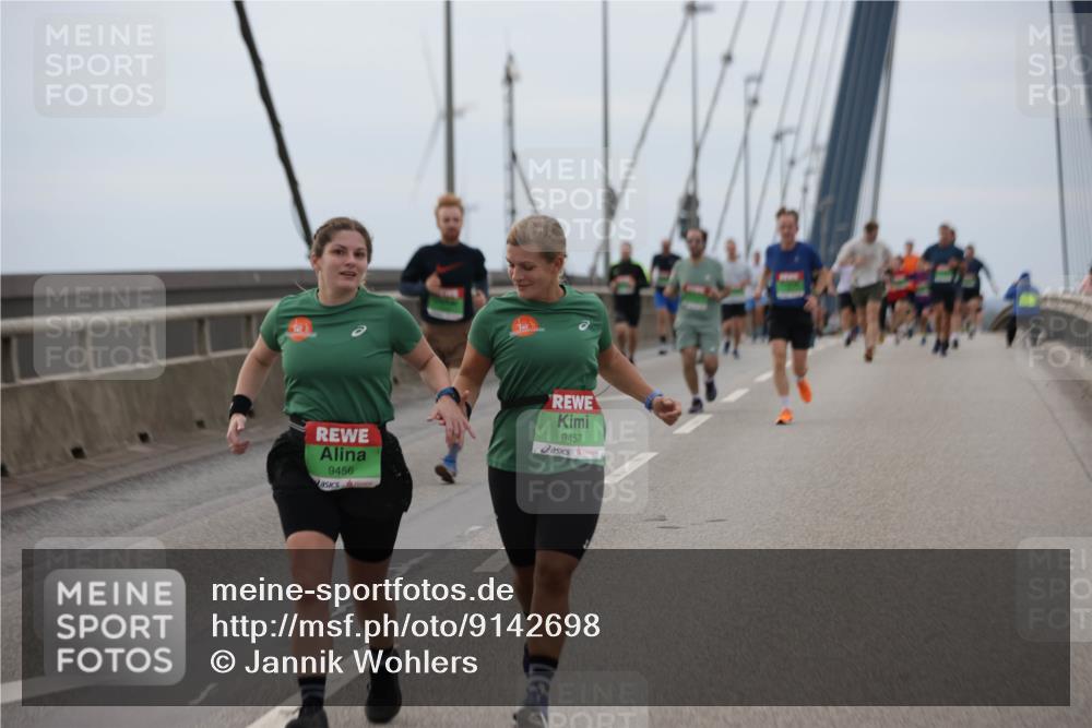 03.10.2025 - Köhlbrandbrückenlauf Jannik Wohlers http://msf.ph/oto/9142698 03.10.2025 15:43:58 Position 1 9456, 9457 meine-sportfotos.de