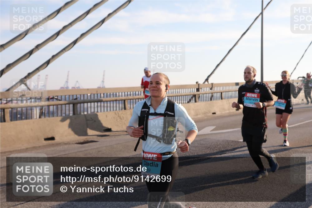 03.10.2025 - Köhlbrandbrückenlauf Yannick Fuchs http://msf.ph/oto/9142699 03.10.2025 08:29:36 Position 2 19, 1921 meine-sportfotos.de