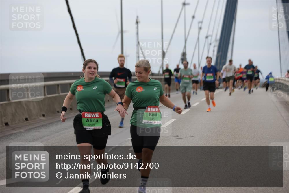 03.10.2025 - Köhlbrandbrückenlauf Jannik Wohlers http://msf.ph/oto/9142700 03.10.2025 15:43:58 Position 1 9456, 9457 meine-sportfotos.de