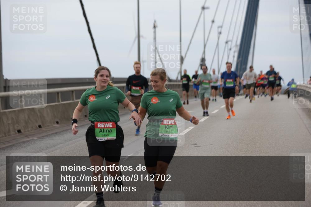 03.10.2025 - Köhlbrandbrückenlauf Jannik Wohlers http://msf.ph/oto/9142702 03.10.2025 15:43:58 Position 1 9456, 9457 meine-sportfotos.de