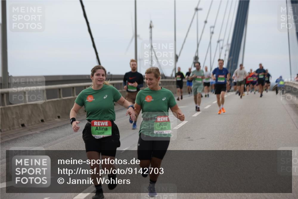 03.10.2025 - Köhlbrandbrückenlauf Jannik Wohlers http://msf.ph/oto/9142703 03.10.2025 15:43:58 Position 1 9456, 9457 meine-sportfotos.de