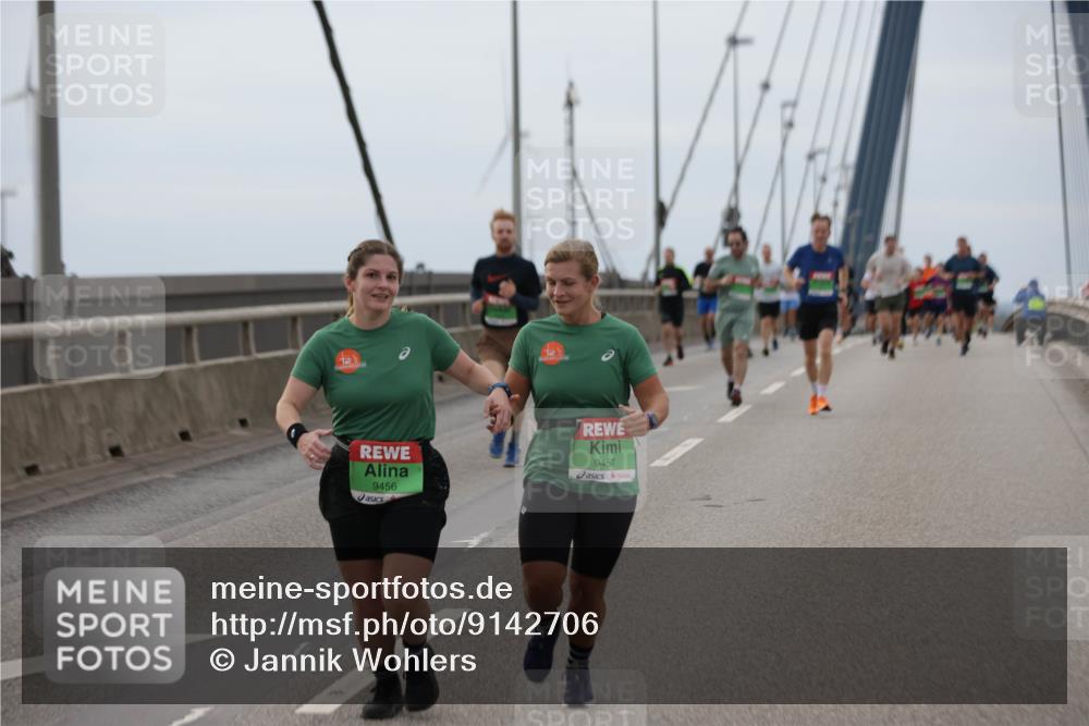 03.10.2025 - Köhlbrandbrückenlauf Jannik Wohlers http://msf.ph/oto/9142706 03.10.2025 15:43:58 Position 1 9456, 9457 meine-sportfotos.de