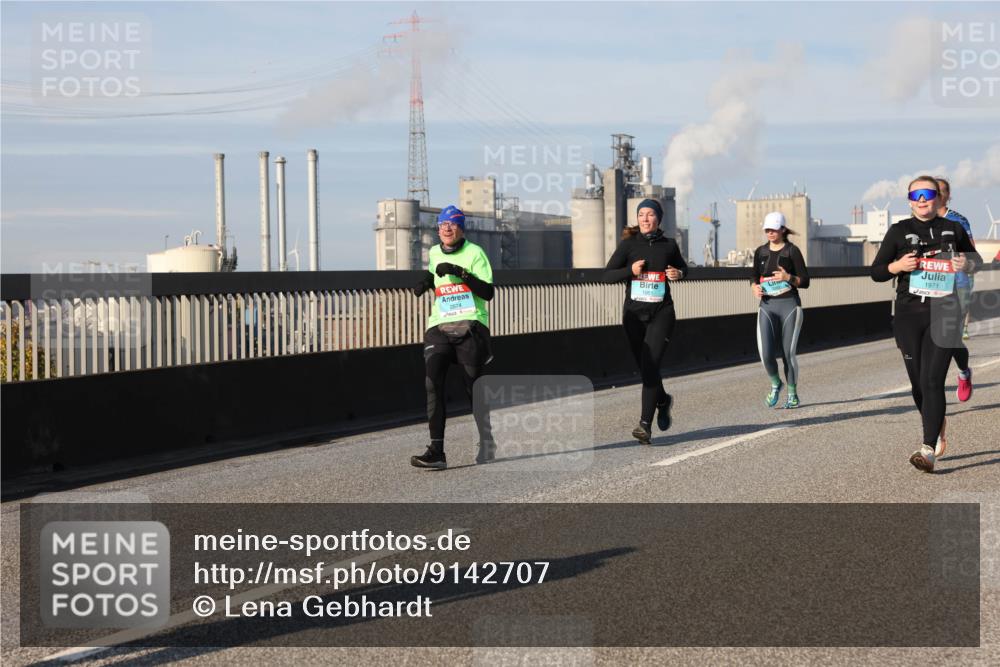 03.10.2025 - Köhlbrandbrückenlauf Lena Gebhardt http://msf.ph/oto/9142707 03.10.2025 10:00:35 Position 2  meine-sportfotos.de