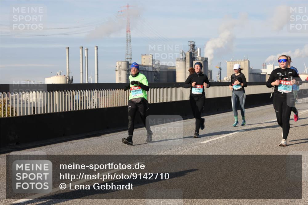 03.10.2025 - Köhlbrandbrückenlauf Lena Gebhardt http://msf.ph/oto/9142710 03.10.2025 10:00:35 Position 2 2674, 1971, 1051 meine-sportfotos.de