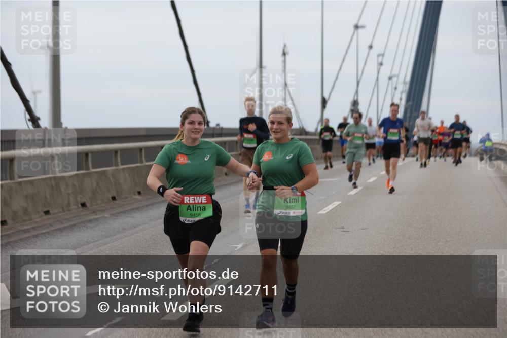 03.10.2025 - Köhlbrandbrückenlauf Jannik Wohlers http://msf.ph/oto/9142711 03.10.2025 15:43:58 Position 1 9456, 9457 meine-sportfotos.de
