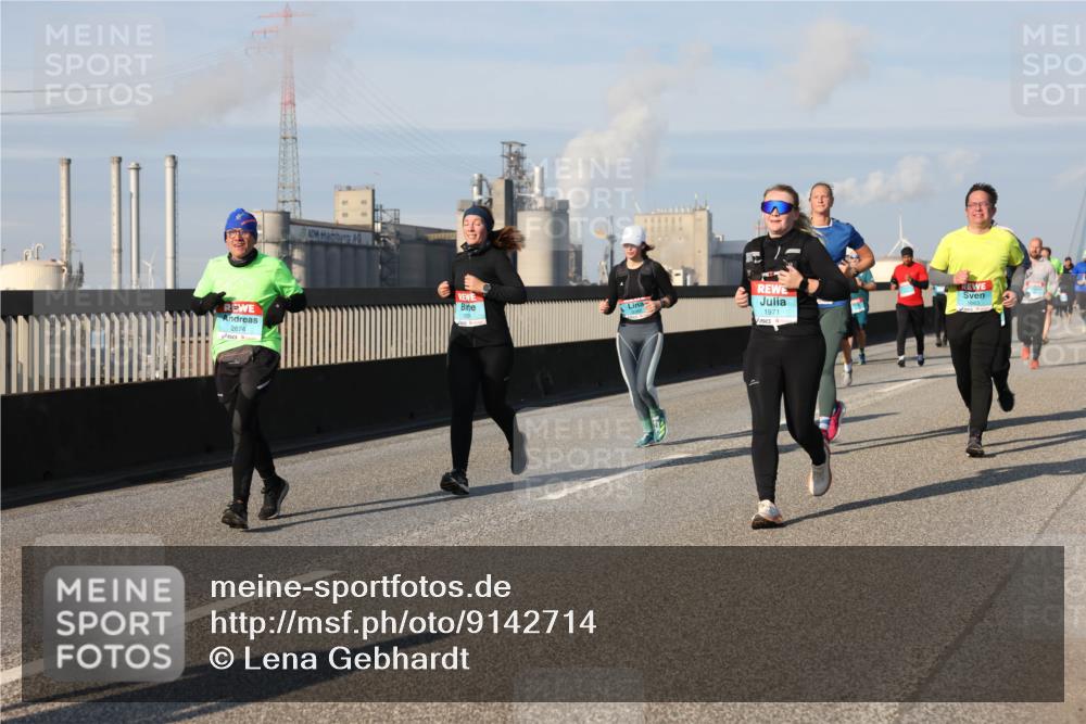 03.10.2025 - Köhlbrandbrückenlauf Lena Gebhardt http://msf.ph/oto/9142714 03.10.2025 10:00:35 Position 2 2674, 1971, 1051 meine-sportfotos.de