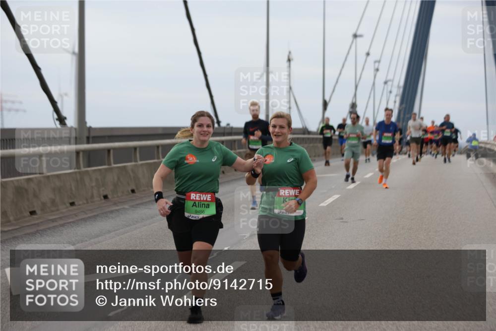 03.10.2025 - Köhlbrandbrückenlauf Jannik Wohlers http://msf.ph/oto/9142715 03.10.2025 15:43:58 Position 1 9456 meine-sportfotos.de