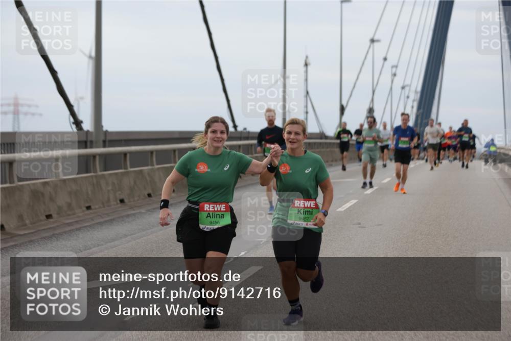 03.10.2025 - Köhlbrandbrückenlauf Jannik Wohlers http://msf.ph/oto/9142716 03.10.2025 15:43:58 Position 1 9456, 9457 meine-sportfotos.de