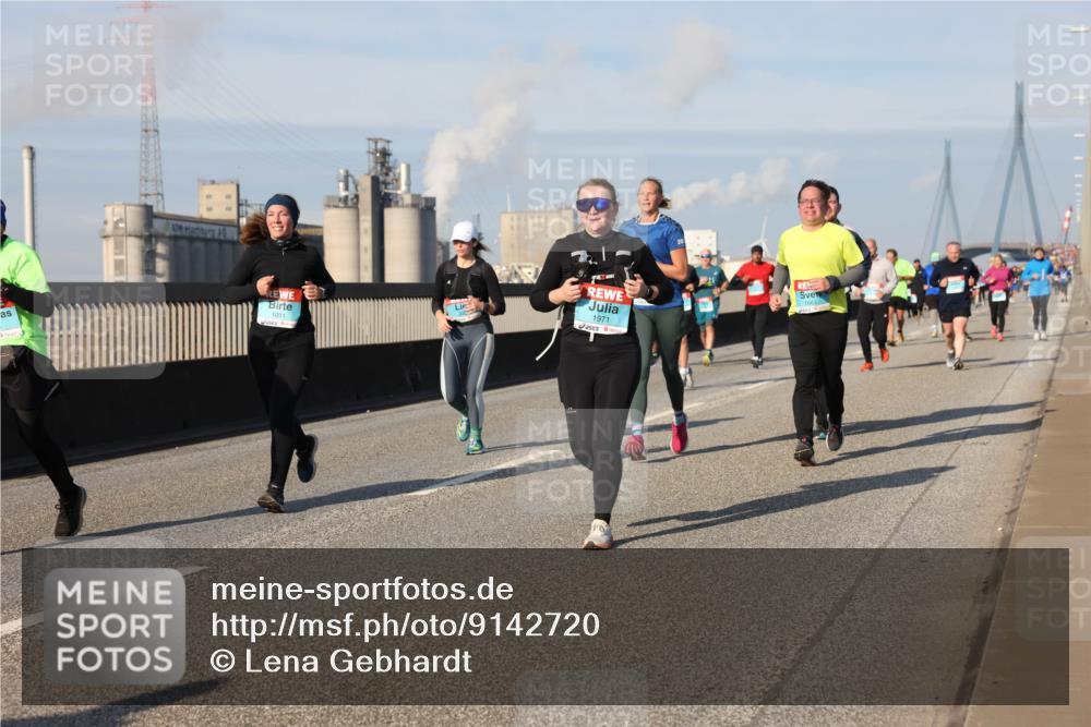 03.10.2025 - Köhlbrandbrückenlauf Lena Gebhardt http://msf.ph/oto/9142720 03.10.2025 10:00:36 Position 2 1051, 1971 meine-sportfotos.de