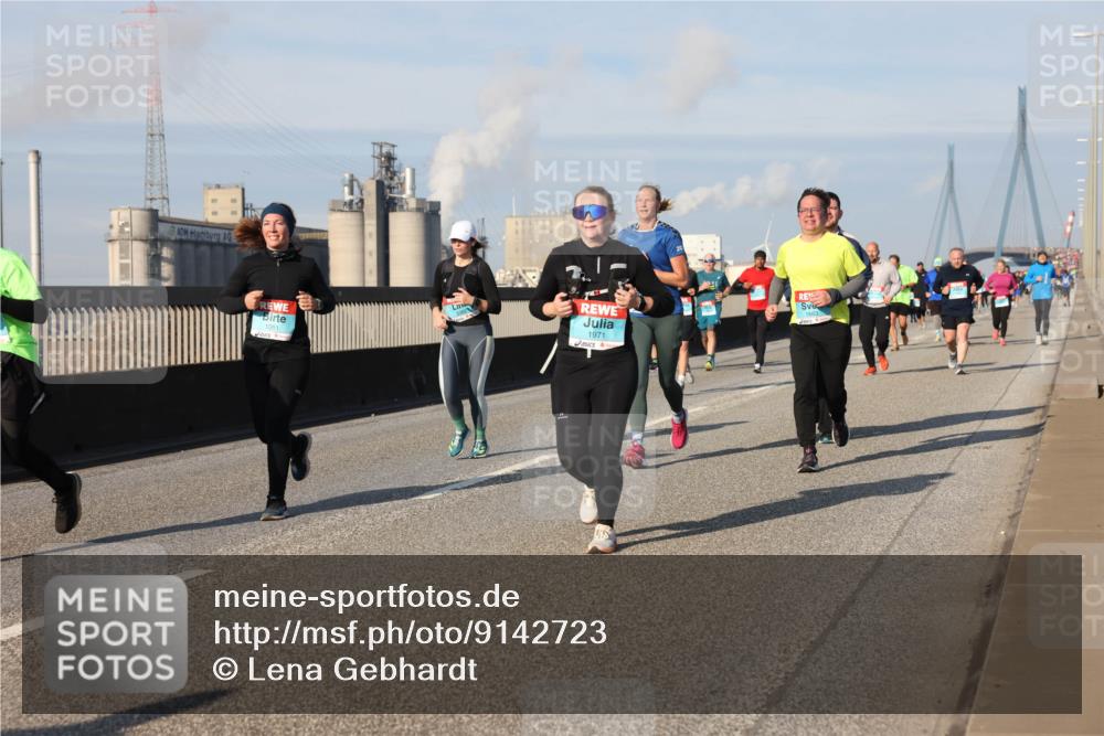03.10.2025 - Köhlbrandbrückenlauf Lena Gebhardt http://msf.ph/oto/9142723 03.10.2025 10:00:36 Position 2 1051, 1971, 245 meine-sportfotos.de