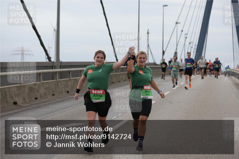 03.10.2025 - Köhlbrandbrückenlauf Jannik Wohlers http://msf.ph/oto/9142724 03.10.2025 15:43:58 Position 1 9456, 9457 meine-sportfotos.de