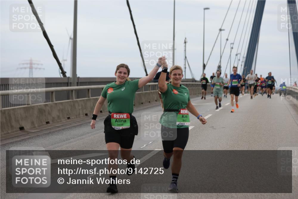 03.10.2025 - Köhlbrandbrückenlauf Jannik Wohlers http://msf.ph/oto/9142725 03.10.2025 15:43:58 Position 1 9456, 9457 meine-sportfotos.de