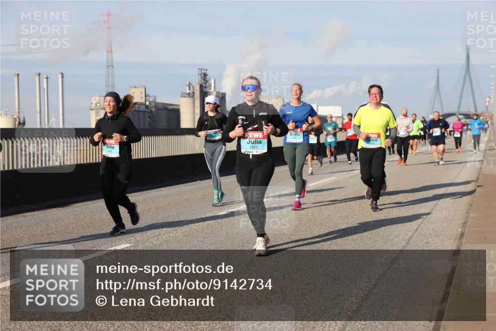 03.10.2025 - Köhlbrandbrückenlauf Lena Gebhardt http://msf.ph/oto/9142734 03.10.2025 10:00:36 Position 2 1051, 1971 meine-sportfotos.de
