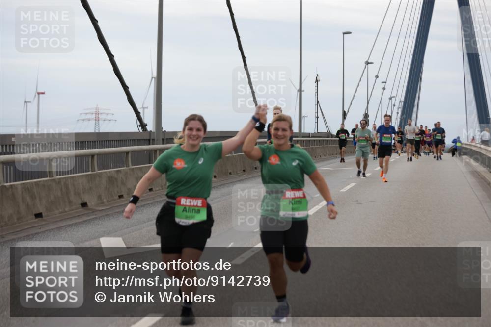 03.10.2025 - Köhlbrandbrückenlauf Jannik Wohlers http://msf.ph/oto/9142739 03.10.2025 15:43:59 Position 1 9437, 9450 meine-sportfotos.de