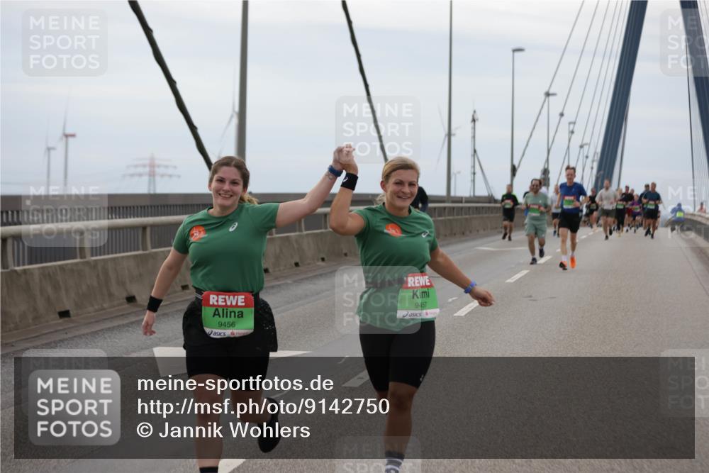 03.10.2025 - Köhlbrandbrückenlauf Jannik Wohlers http://msf.ph/oto/9142750 03.10.2025 15:43:59 Position 1 9456, 9457 meine-sportfotos.de