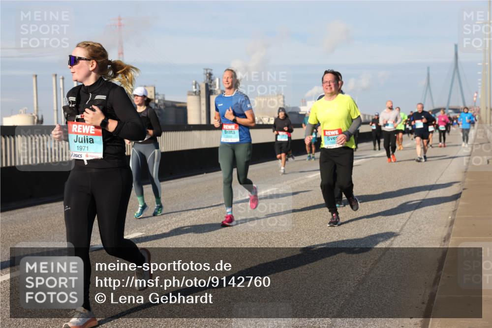 03.10.2025 - Köhlbrandbrückenlauf Lena Gebhardt http://msf.ph/oto/9142760 03.10.2025 10:00:37 Position 2 1971 meine-sportfotos.de