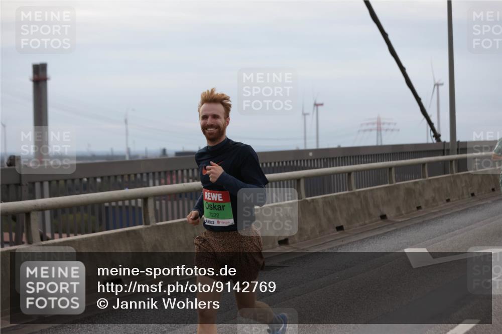 03.10.2025 - Köhlbrandbrückenlauf Jannik Wohlers http://msf.ph/oto/9142769 03.10.2025 15:44:03 Position 1 7222 meine-sportfotos.de